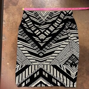 Chico's Geometric Print Pencil Skirt Stretch Career Casual Black White‎ 0